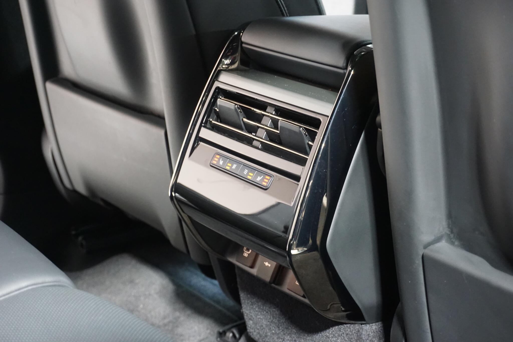 Land Rover Range Rover Sport 3.0 D300 MHEV Dynamic SE SUV 5dr Diesel Auto 4WD Euro 6 (s/s) (300 ps)